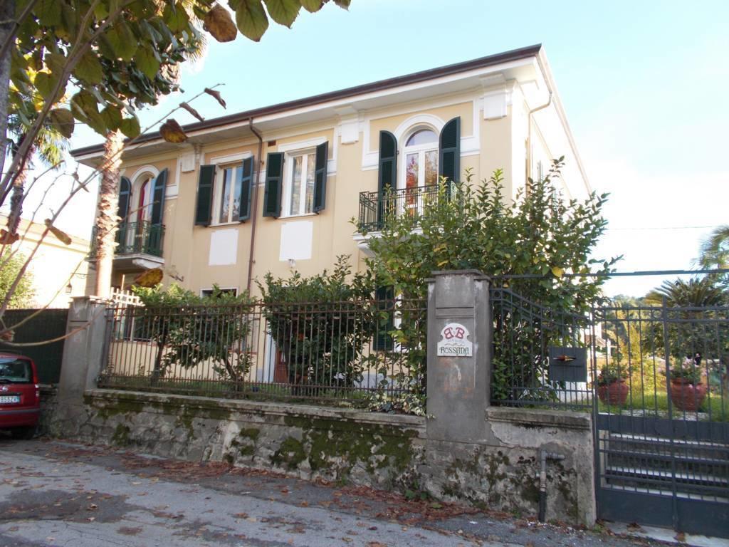 B&B Rossana Каррара Екстер'єр фото